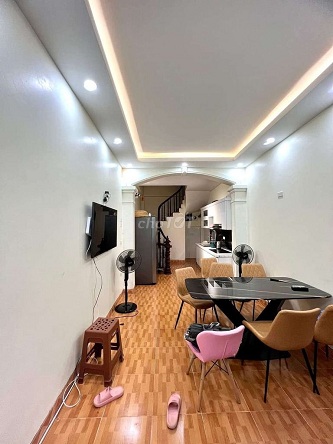 Tôi chính chủ sổ đỏ cần bán nhà tại Ngọc Lâm, Long Biên, Hà Nội