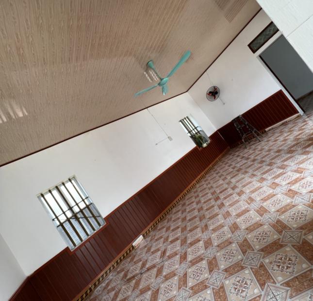 DO NHU CẦU CHUYỂN ĐỔI CÔNG VIỆC TÔI CẦN BÁN NGÔI NHÀ.THÔN ĐẠO QUỸ, XÃ NAM TIẾN