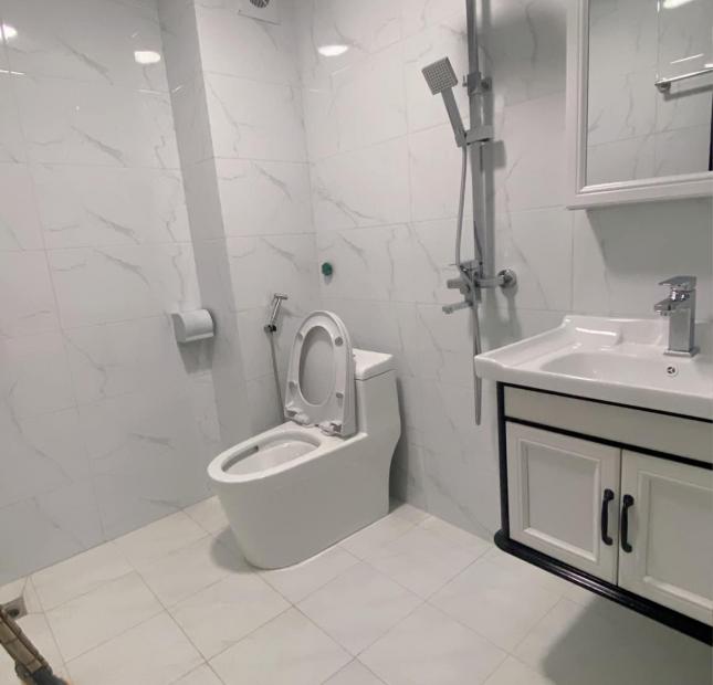 Chính chủ bán nhà Đức Diễn, 50m2 4 tầng, Ô tránh trước cửa, Dân trí cao, Giá 5.95 Tỷ