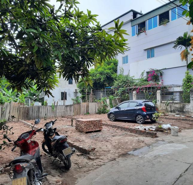Bán đất lô góc, mặt tiền rộng, ngõ ô tô, DT 140m2, Giá 7,x tỷ