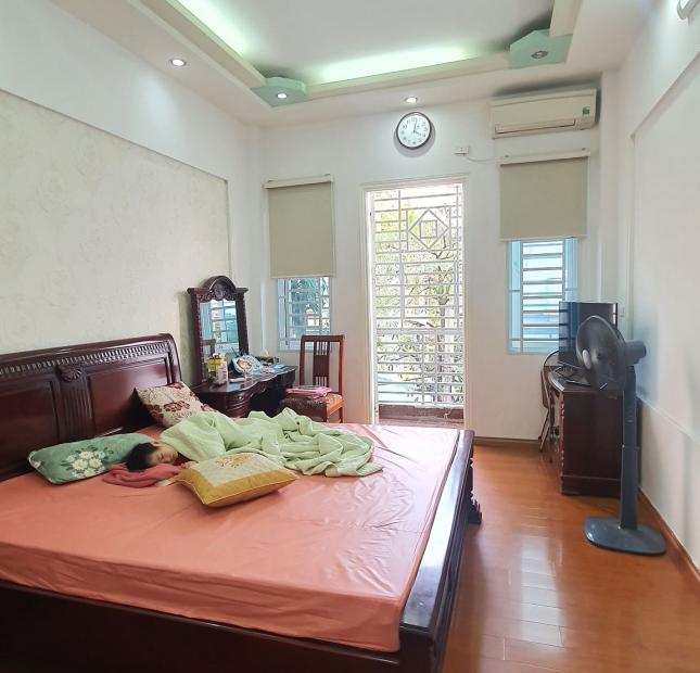 Nhà Đẹp, Oto, Kinh Doanh, Phố Nguyễn Chánh DT 51m2, 7 tầng Giá 12.7 tỷ