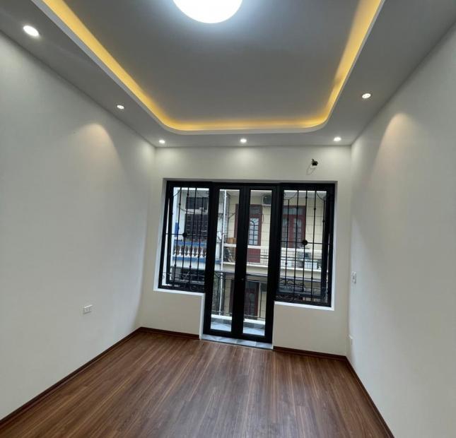 Hiếm : Phân Lô Phố Nguyễn Chánh - Cầu Giấy - Thang Máy - Kinh Doanh 52m2 7 tầng chỉ 12.7 tỷ