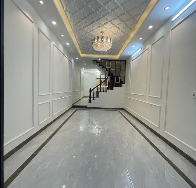 Hiếm : Phân Lô Phố Nguyễn Chánh - Cầu Giấy - Thang Máy - Kinh Doanh 52m2 7 tầng chỉ 12.7 tỷ