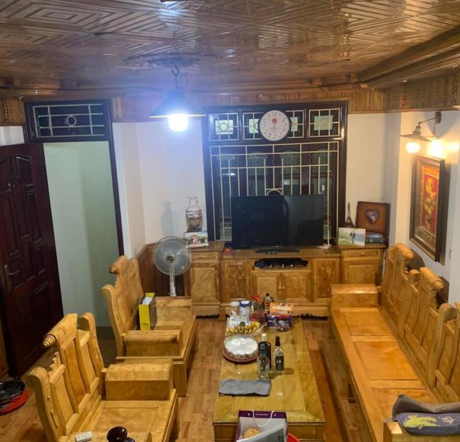 Bán Nhà Phố Huỳnh Thúc Kháng - Đống Đa - Gara Ô Tô - Lô Góc 43m2 5 tầng 10.8 tỷ.