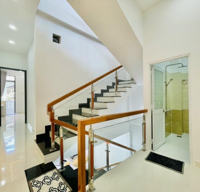 CẦN BÁN CĂN NHÀ ĐẸP 1 TRỆT 2 LẦU HẺM XE HƠI 5M. ĐƯỜNG SỐ 3, P.9 , GÒ VẤP , TP. HCM.