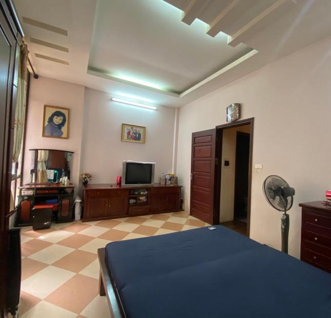 Siêu Hot : Phố Vip Thái Hà - Đống Đa - Gara Ô Tô - Trung Tâm - 46m2 5 tầng Giá 9.3 tỷ
