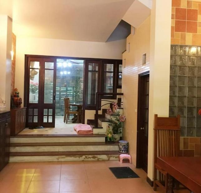 PHỐ VIP NGUYÊN HỒNG – Ô TÔ – NHÀ ĐẸP – NỘI THẤT GỖ LIM – DÂN TRÍ CAO - SỔ NÉT