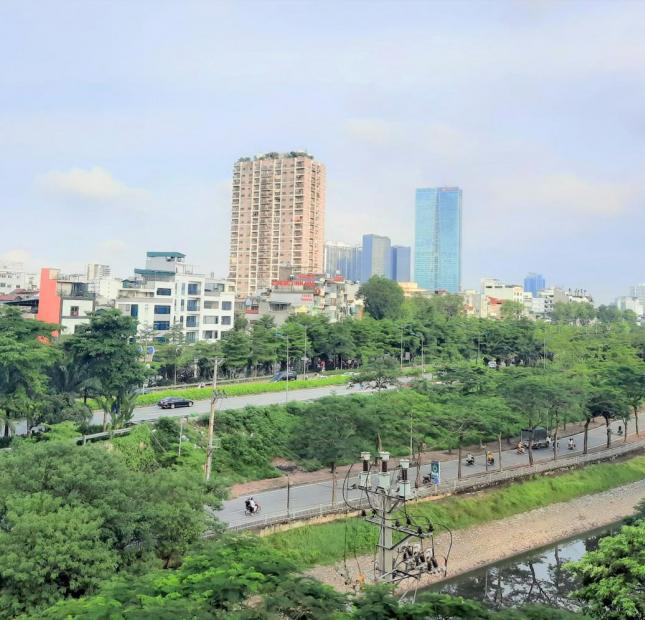 Bán Nhà Mặt phố Nguyễn Đình Hoàn Cầu Giấy, 62m x 6T, KD đỉnh, Giá 18,3 tỷ.