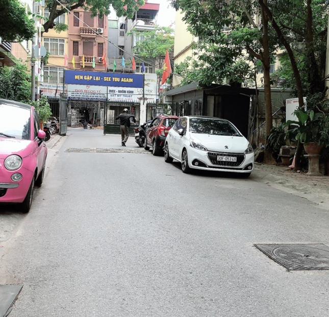 Bán gấp nhà Huỳnh Thúc Kháng, Đống Đa, 70m, 7T, vỉa hè, 2 ô tô tránh , 19 tỷ