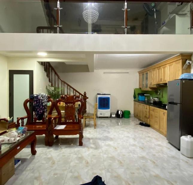 Bán nhà Phố Trần Cung - 40m2 x 5 tầng - MT 4.3m - Cách phố 20m - Chỉ 4.2 Tỷ