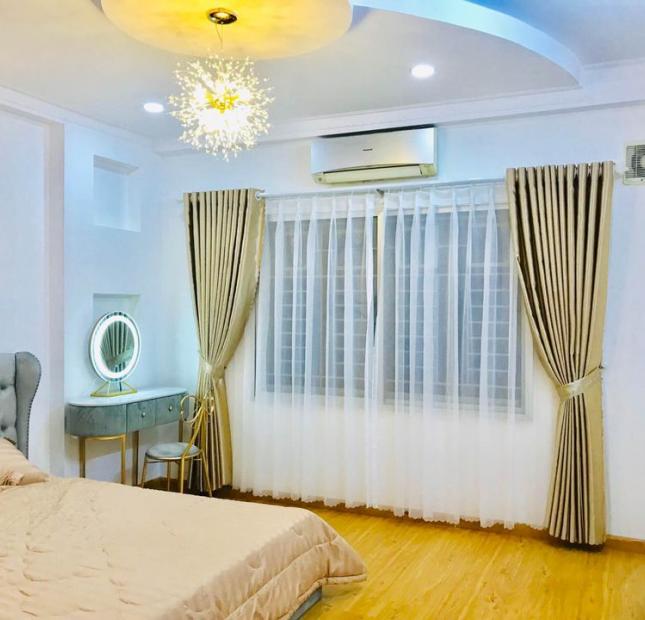 CỰC ĐẸP! Bán Nhà 4 Tầng Vào Ở Ngay Hoàng Sa, Q3, 75m2 (5.2x14.4m), 9 Tỷ