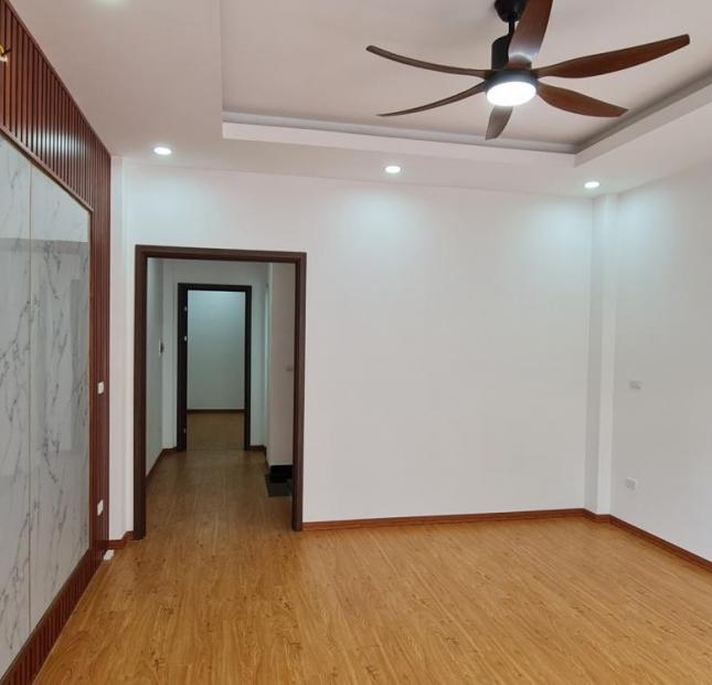 Siêu Phẩm Phân Lô Kinh Doanh - Gara - Nhà Đẹp Kim Giang - Hoàng Mai DT 60m2 4 tầng - Giá 10.2 tỷ.