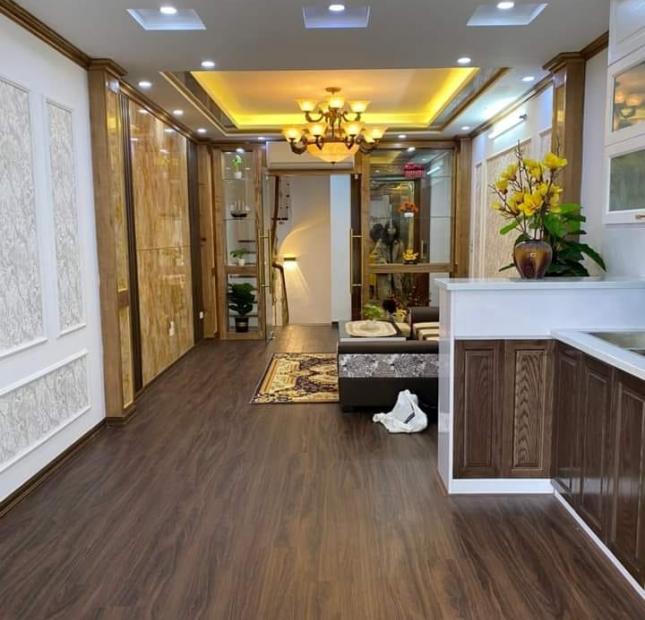 Bán nhà mặt phố Khương Thương kinh doanh sầm uất, 42m2, mặt tiền 3,5m, giá 7 tỷ. Lh: 0912539298.