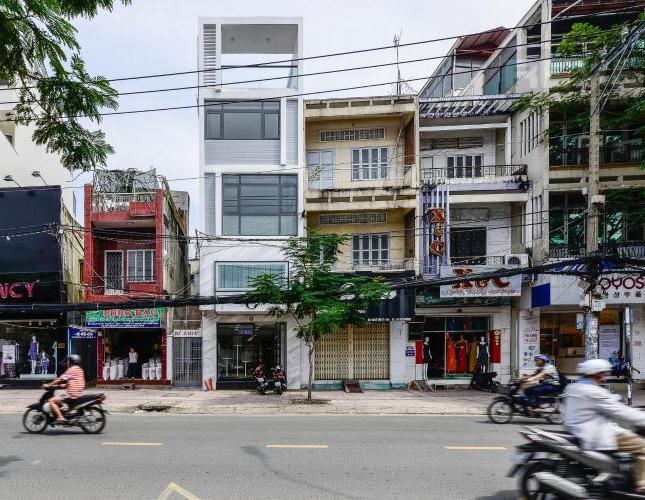 bán nhà mặt tiền Lê Quang Định 3.7x15m 2 lầu giá 13.5 tỷ