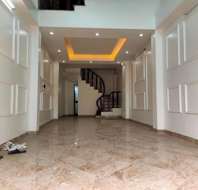 Bán GẤP nhà Thanh Xuân, ô tô đỗ cửa, 37m2, 6 tầng, chỉ 5.35 tỷ.