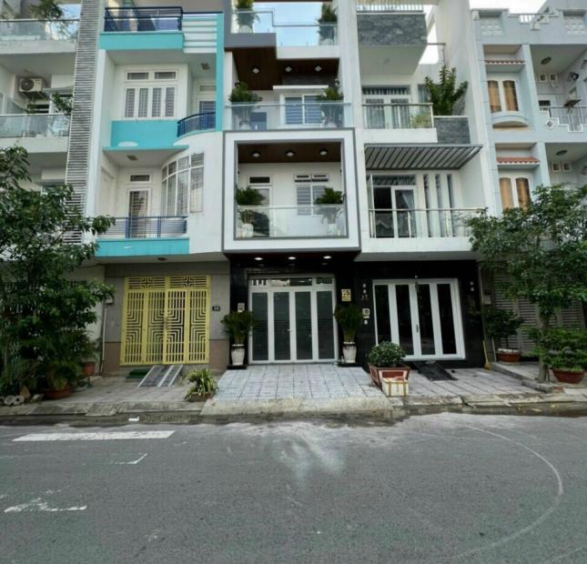 Bán nhà mặt tiền đường số Phạm Hữu Lầu, Q7, Dt 4x20m, 3 lầu, ST. Giá 12,5 tỷ