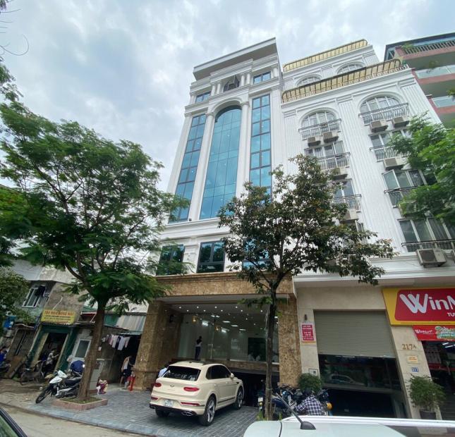 Cho thuê tòa nhà VP 9 tầng mặt phố Nguyễn Khánh Toàn. Dt195m2. Mt9,2m. Giá 13.000usd/th