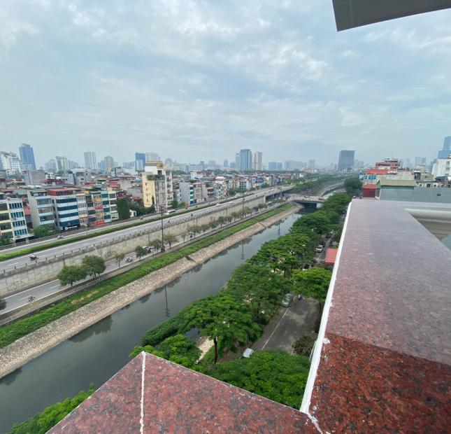 Cho thuê tòa nhà VP 9 tầng mặt phố Nguyễn Khánh Toàn. Dt195m2. Mt9,2m. Giá 13.000usd/th