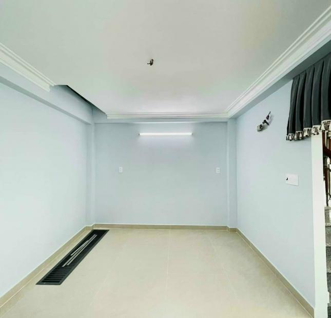 Chính chủ bán Gấp nhà Lê Đức Thọ P16, diện tích 102m2, 3 tầng, giá 6.3 tỷ - 0707965980