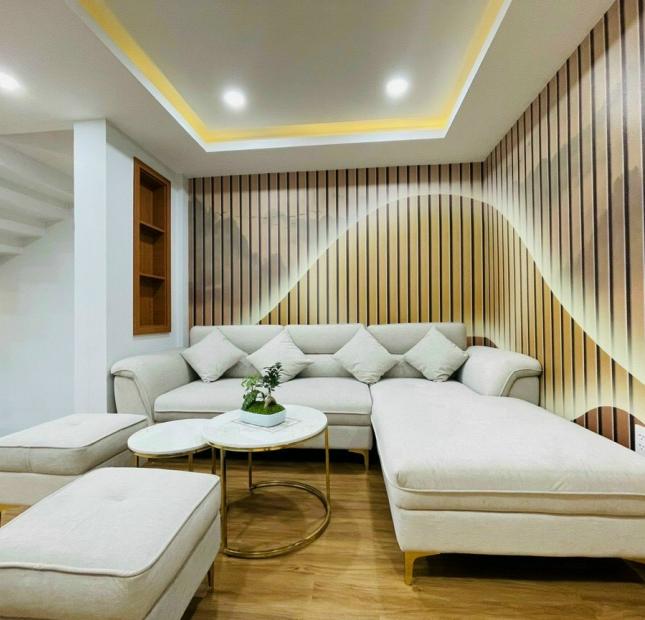 Bán nhà Nguyễn Thái Sơn – 56m2 – 4 Tầng – 7tỷ700
