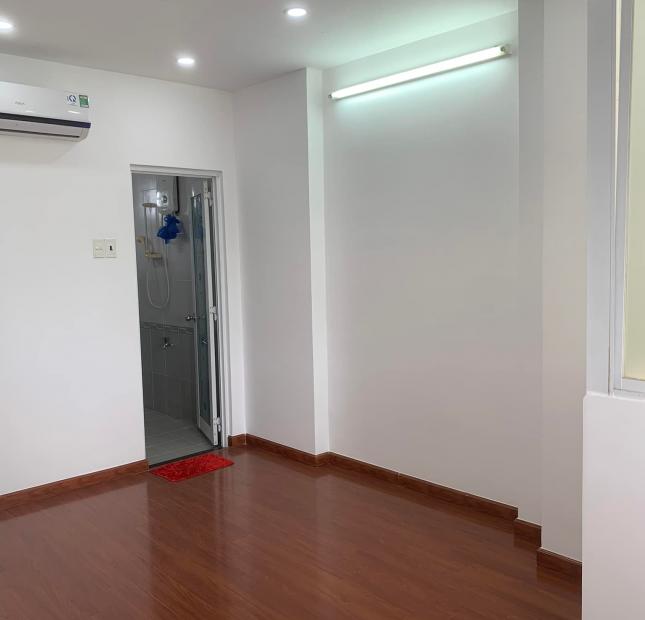 Bán nhà Nguyên Hồng – 58m2 – xe hơi ngủ trong nhà – giá nhinh 6 tỷ