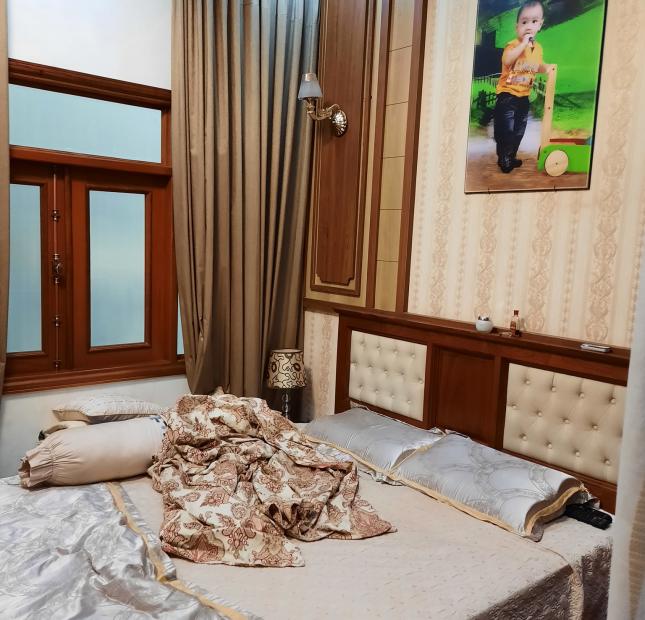 Bán nhà Dương Quảng Hàm – 55m2 – 5 Tầng – giá nhỉnh 7 tỷ