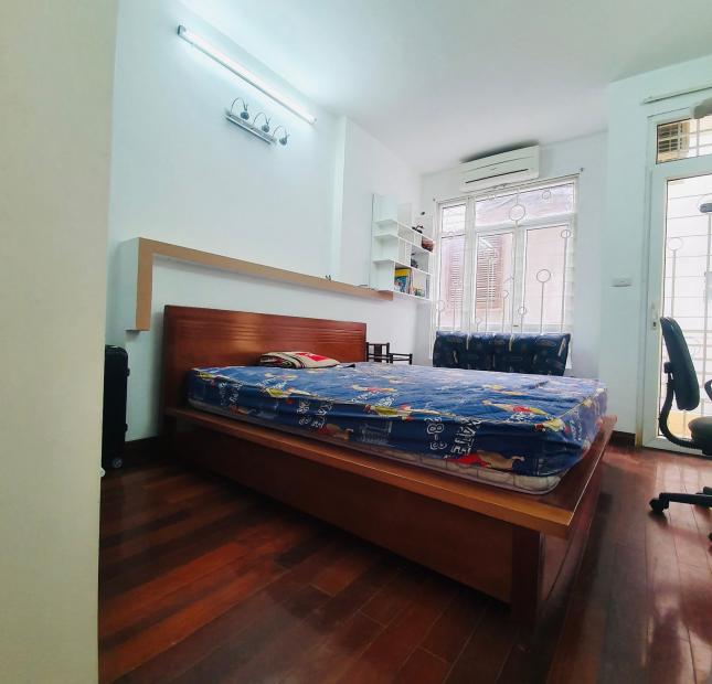 Siêu phẩm Cầu Giấy Trung Kính phân lô oto vào nhà ngõ thông 100m2 mt8m 9T thang máy 15 tỷ .