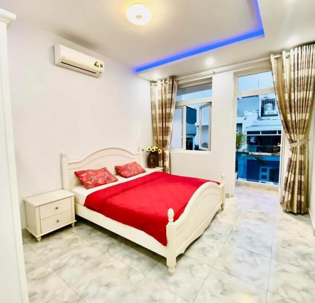 Bán nhà đẹp 3 lầu tặng Full nội thất mặt tiền đường số 49 P. Bình Thuận Quận 7 