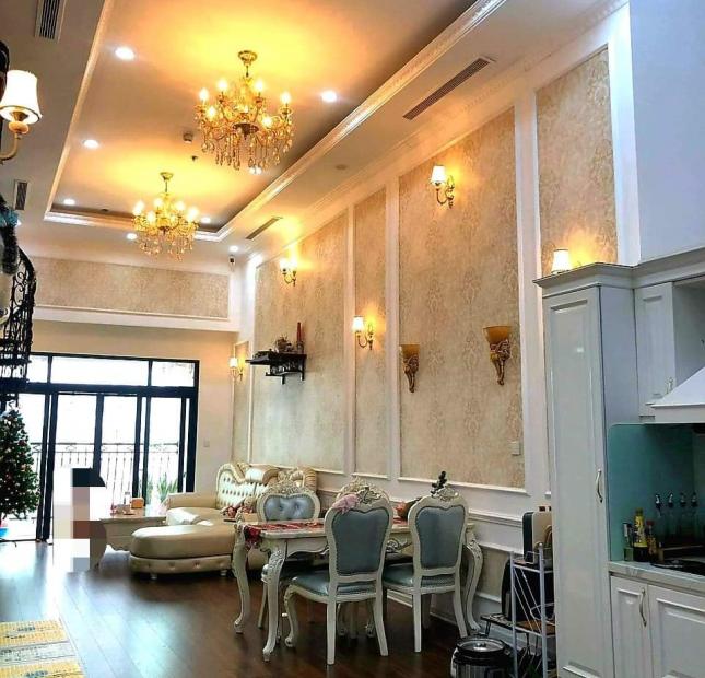 Chính chủ gửi bán căn hộ Duplex Royal City. DT 180m². Tặng lại nội thất hoàng gia. Giá nhỉnh 8 tỷ có thương lượng