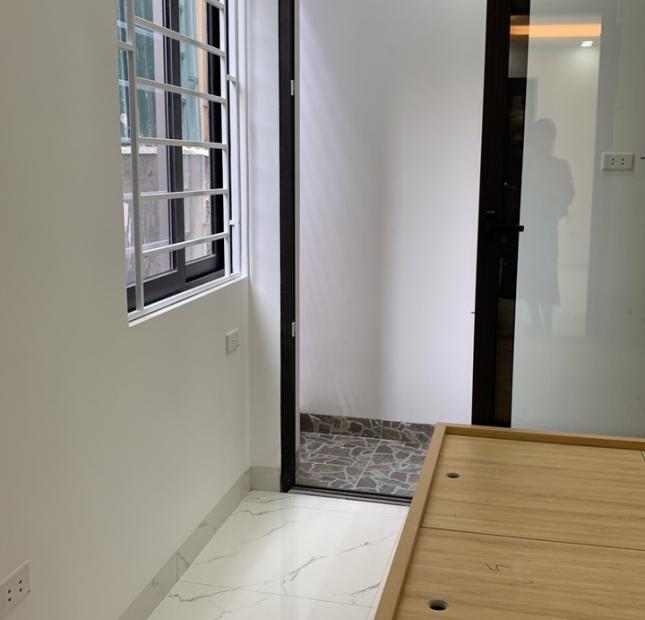 Siêu rẻ đẹp! Chung cư Hoàng Quốc Việt - Cầu Giấy chỉ 700 triệu căn 30-50m2. Full nội thất