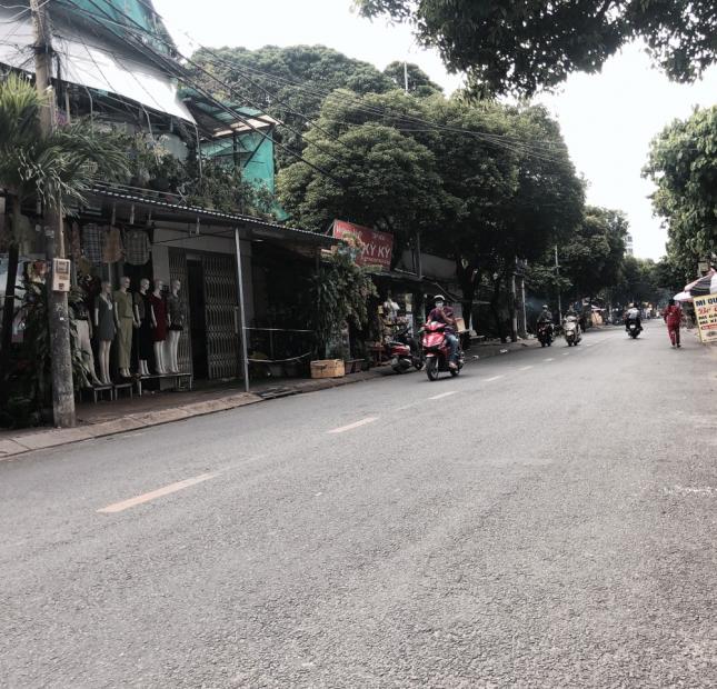 Cần bán nhà phố, ô tô vào nhà, 68m2, hẻm đẹp Cống Lở, thách thức đầu tư, nhỉnh 5 tỷ.