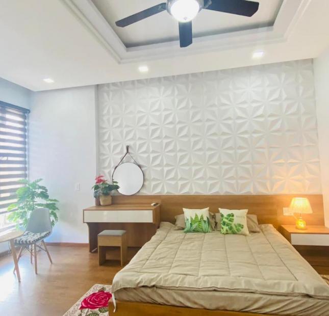 CẦN CHO THUÊ NHÀ NGUYÊN CĂN MẶT TIỀN ĐƯỜNG 7M5 RỘNG RÃI ĐẬU OTO THOẢI MÁI TẠI ĐÀ NẴNG.