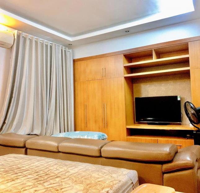 Mặt phố HBT đẹp, vỉa hè rộng 40 nhà 5 tầng giá 22 tỷ