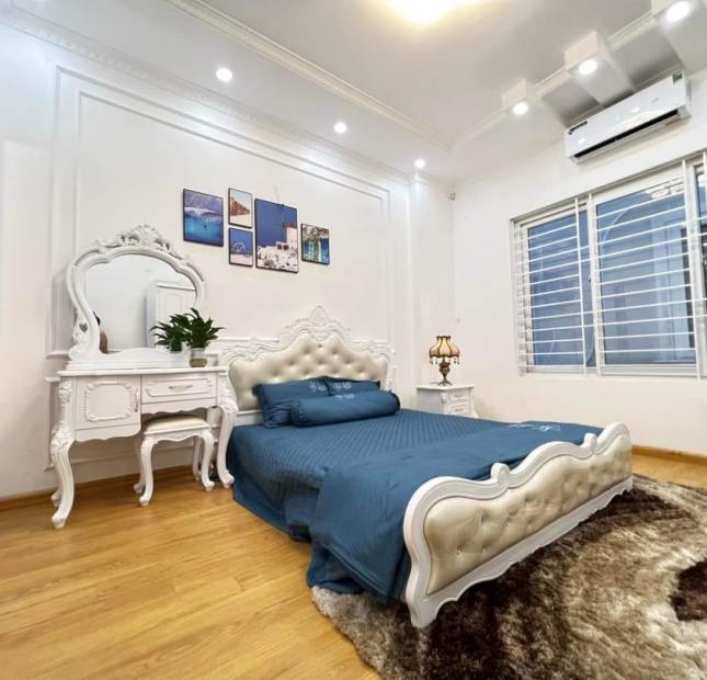 Bán nhà 38m2 5tầng MT4m 3.88tỷ phố Hoàng Quốc Việt, Võ Chí Công Cầu Giấy(1)