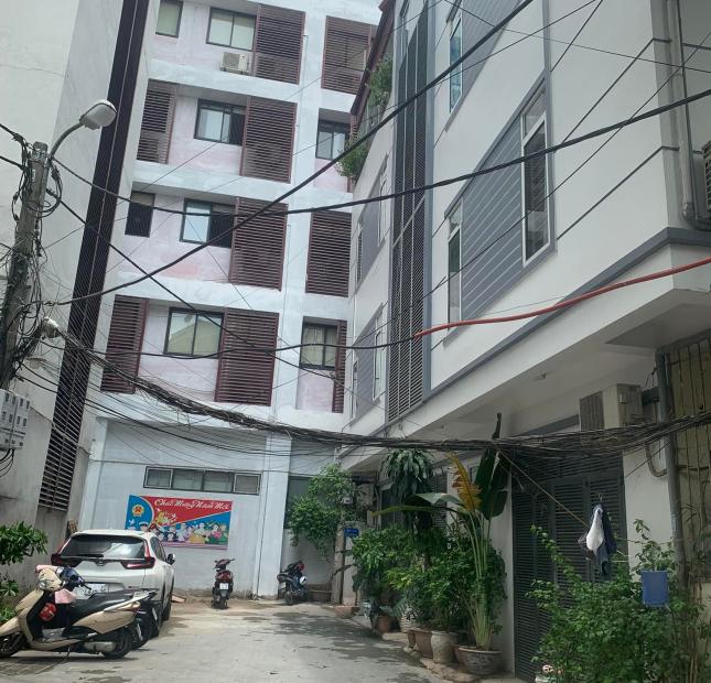Bán nhà phố Nguyễn Đình Thi 65m, giá 17,9 tỷ.