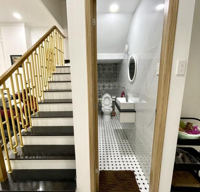 Chính chủ bán nhà Hoàng Diệu 2, Hẻm xe hơi, DT 160m2 - 7.9 Tỷ GỌI 0962725123