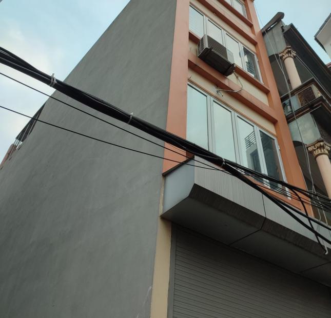 4.5 tỷ nhà 5Tx30m2 kinh doanh, lô góc, ô tô 7, ngõ thông, 1 nhà ra phố Hồ Tùng Mậu