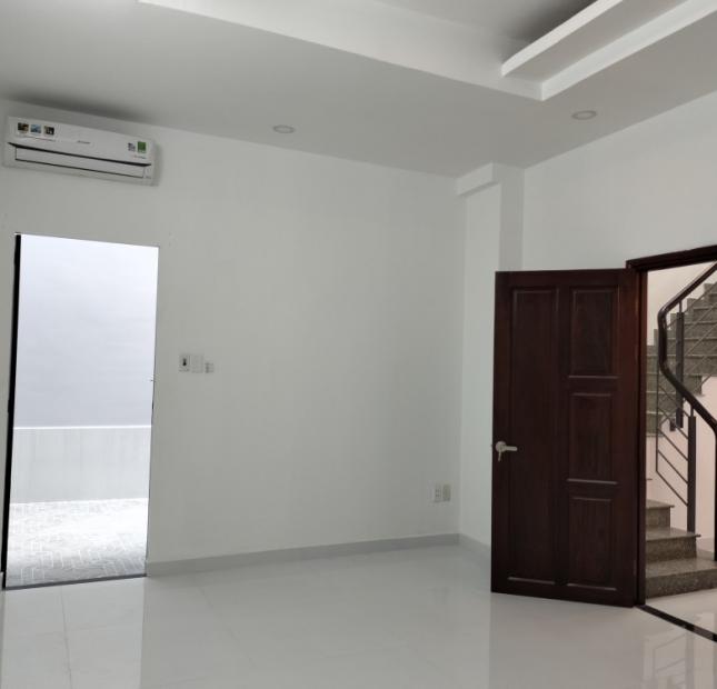 Nhà Lớn (chưa Đầu Tư) gần 200m2 giá THƯƠNG LƯỢNG CHủ - GỌI Phú 0962725123