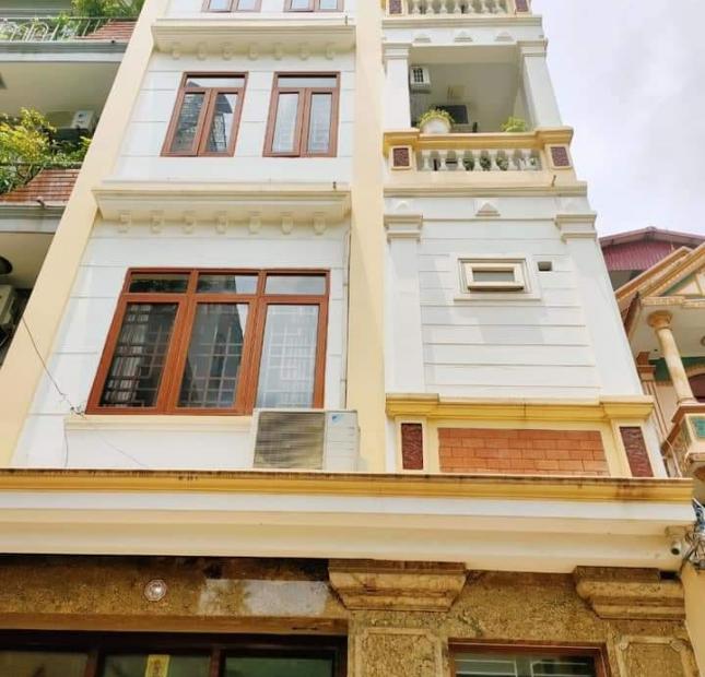 Bán đất tặng nhà 2 tầng mặt phố Ngô Gia Tự,Long Biên,nhà 2 mặt tiền,157m2,giá 28 tỷ.