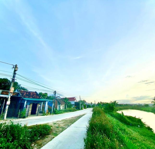 Bán lô đất tặng nhà view Sông Dinh cực đỉnh hàng hiếm Ninh Phú Ninh Hòa giá đầu tư  lh 0395287569