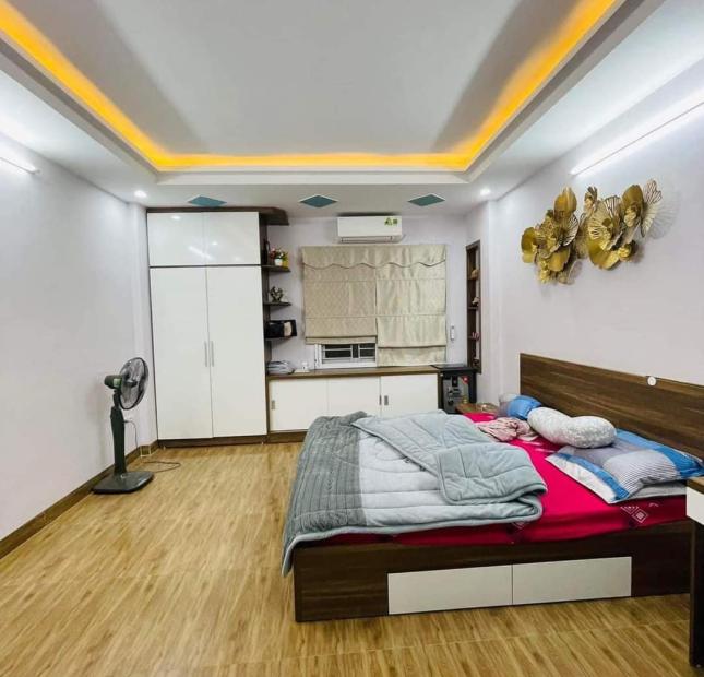 Bán nhà chính chủ phố Võ Chí Công, Hoàng Quốc Việt 48m x 5T giá 4.38 tỷ