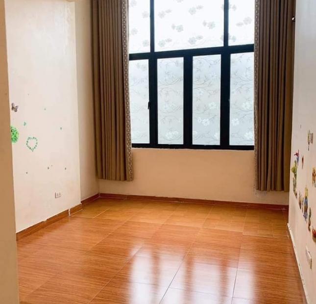 Bán nhà Lê Hồng Phong, 40m2, 4 tầng, giá chỉ nhỉnh 4 tỷ