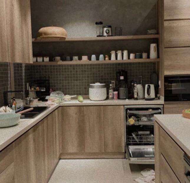 Duy nhất 1căn Biệt thự Đơn lập trong làng Senturia Vườn Lài p. An Phú Đông, có hồ bơi nước mặn, hồ ca Koi, nội thất ngoại nhập, đẳng cấp thời thượng.