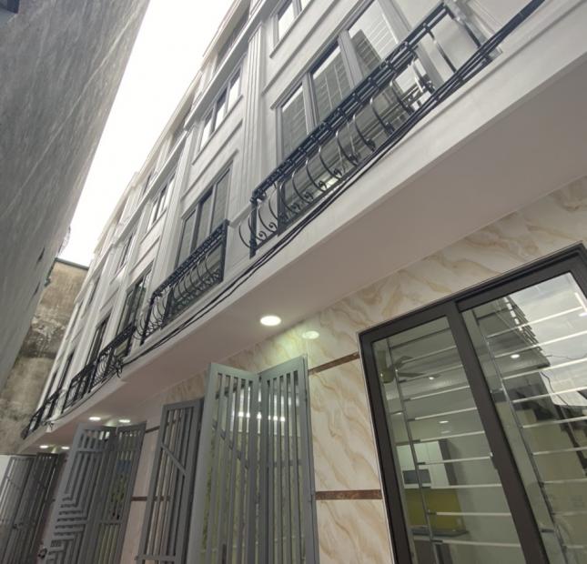 Bán nhà 4 tầng (30m2 - 3pn) tại Yên Nghĩa, Hà Đông. Giá 2,1 tỷ, cách 5p ql6