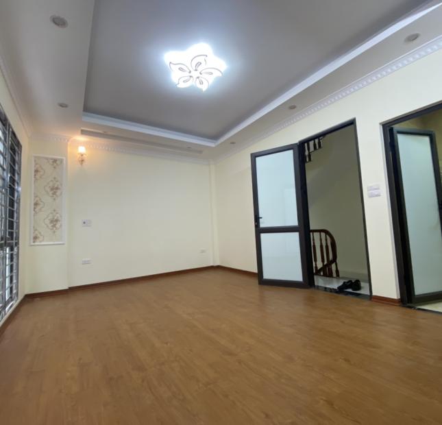 Bán nhà 4 tầng (30m2 - 3pn) tại Yên Nghĩa, Hà Đông. Giá 2,1 tỷ, cách 5p ql6