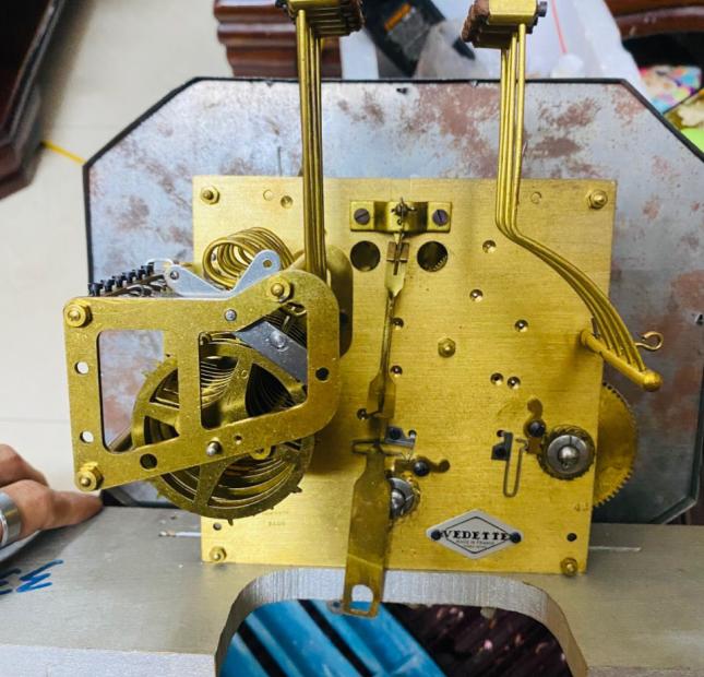 Đồng Hồ treo tường mang thương hiệu Vedette