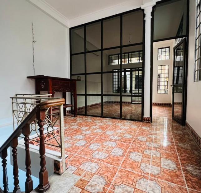 Bán nhà mặt phố Võ Chí Công lô góc - vỉa hè- kinh doanh bóng 65m2 mt5m 7T thang máy 34 tỷ .