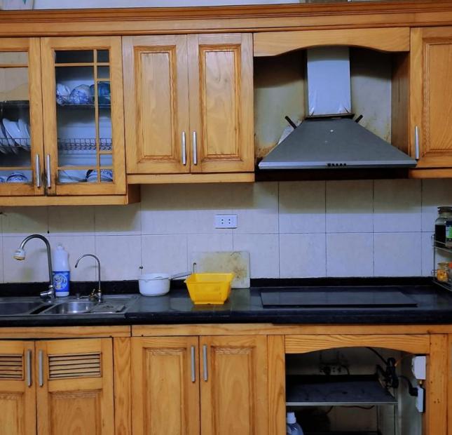 Bán nhà Hoàng Cầu, Đống Đa, ngõ ô tô  tránh,sát vườn hoa,bệnh viện, 5 tầng, 67m2  giá 13,6 Tỷ