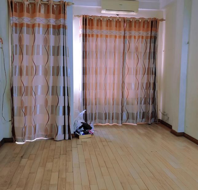 Bán nhà Hoàng Cầu, Đống Đa, ngõ ô tô  tránh,sát vườn hoa,bệnh viện, 5 tầng, 67m2  giá 13,6 Tỷ