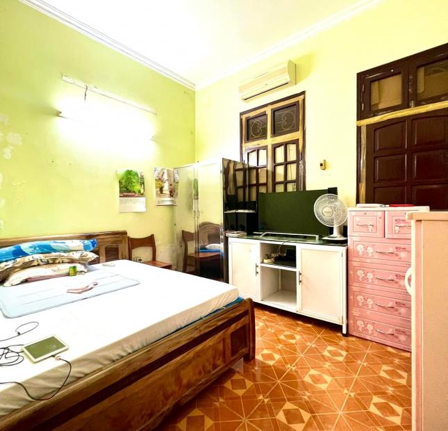 Nhà măt ngõ rộng 4m,căn góc 2 thoáng Thái Thịnh quận Đống Đa 5 tầng 39m2 giá 4,9 tỷ